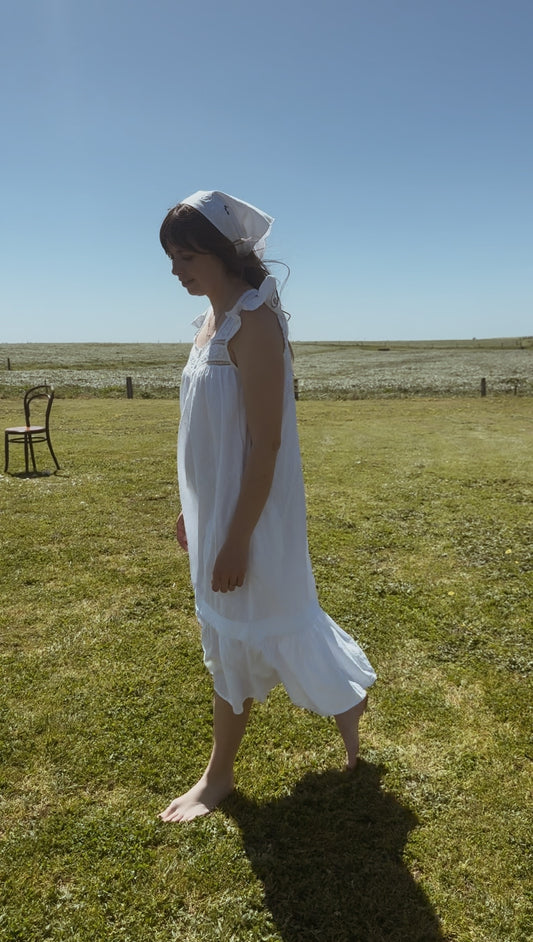 REWORKED - EMBROIDERED FLORAL COTTON HEAD SCARF WHITE