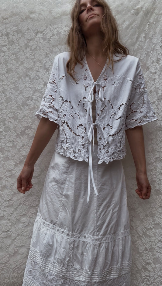 REWORKED TIE FRONT BLOUSE OR CAPELET WHITE