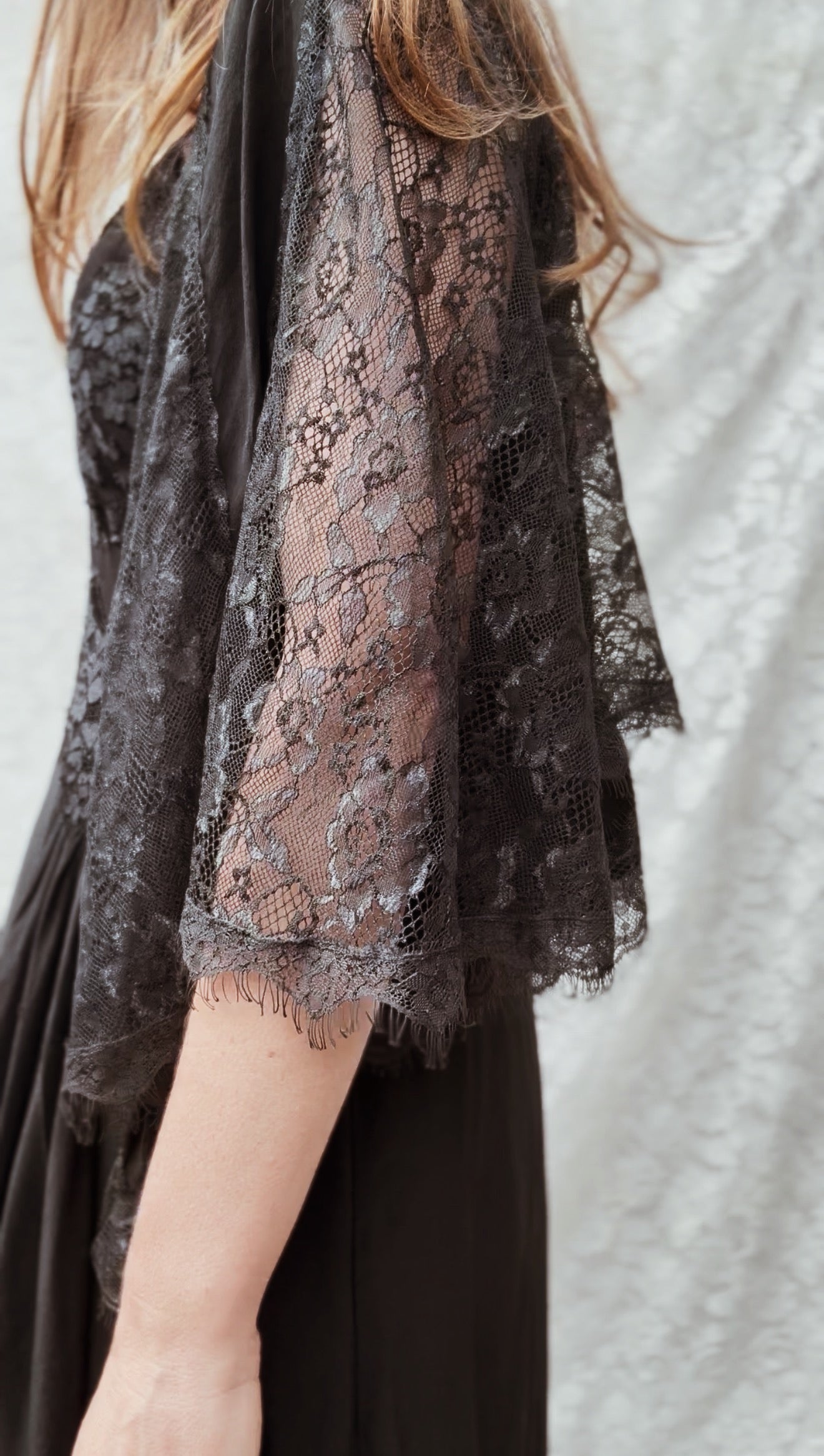 AMORET SILK CAPELET BLOUSE - BLACK