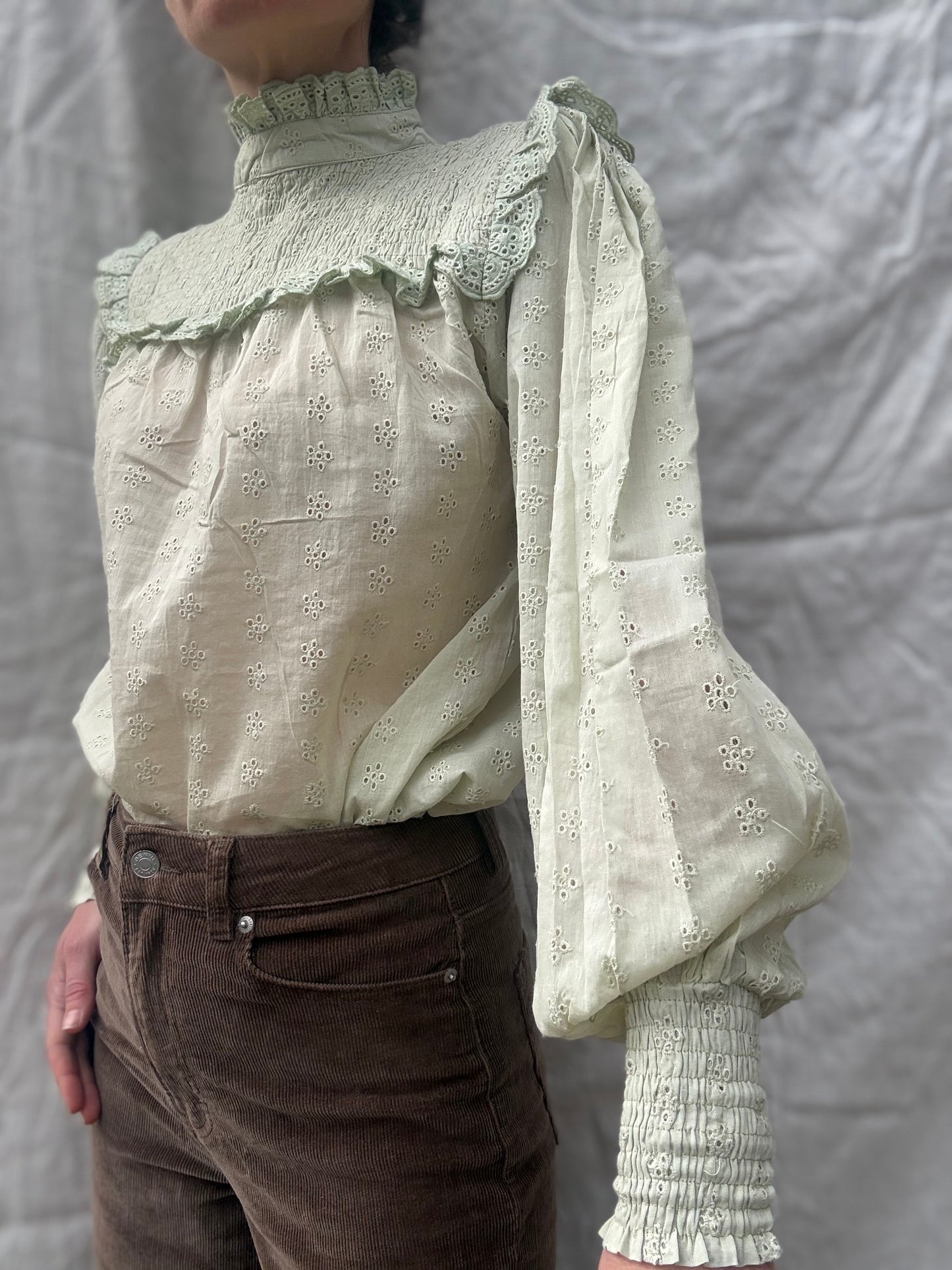 100% RECYCLED COTTON - BAMBI BLOUSE LIGHT MINT GREEN