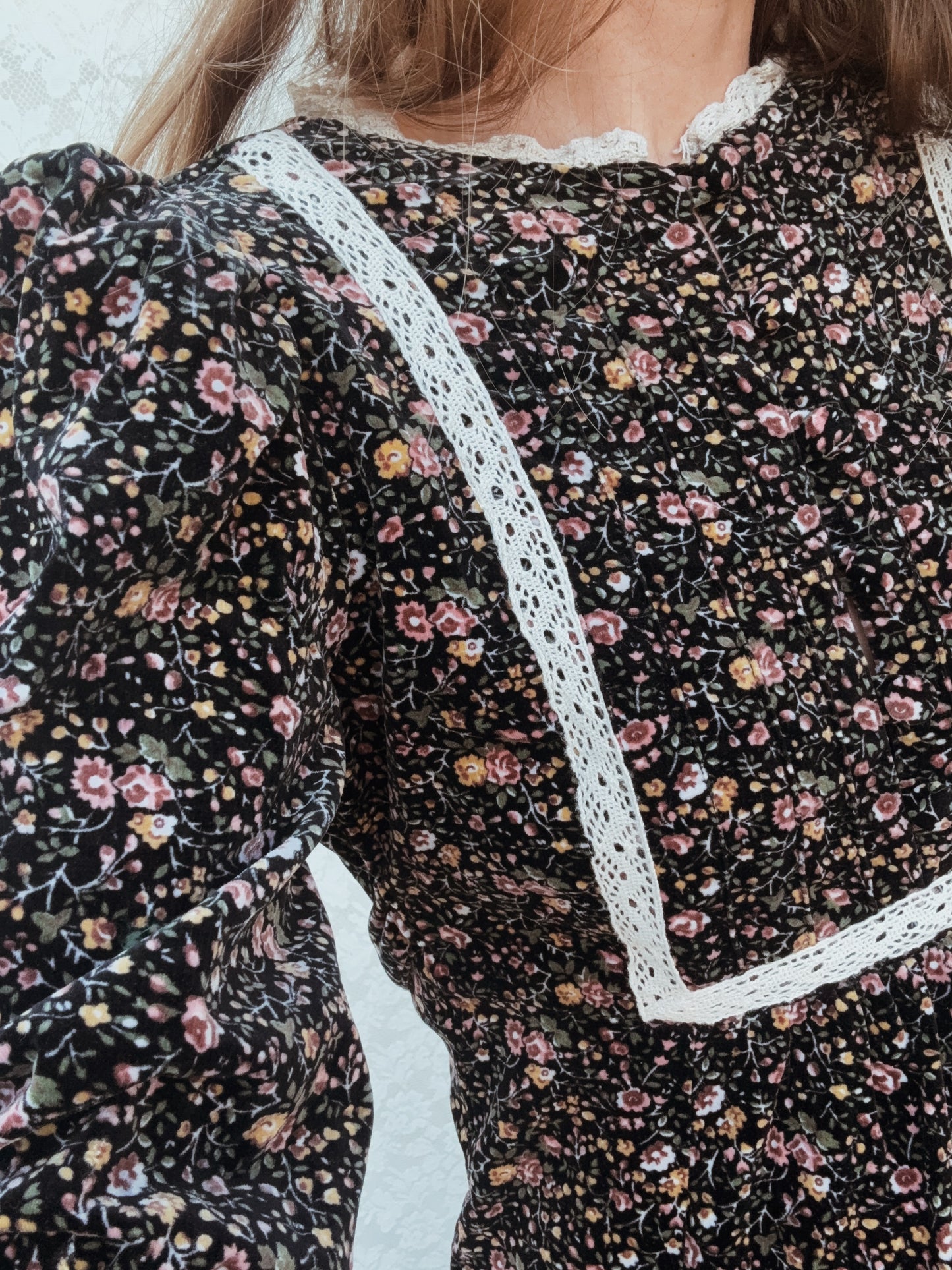 VINTAGE 1970’S VELVETEEN FLORAL PRAIRIE DRESS XXS