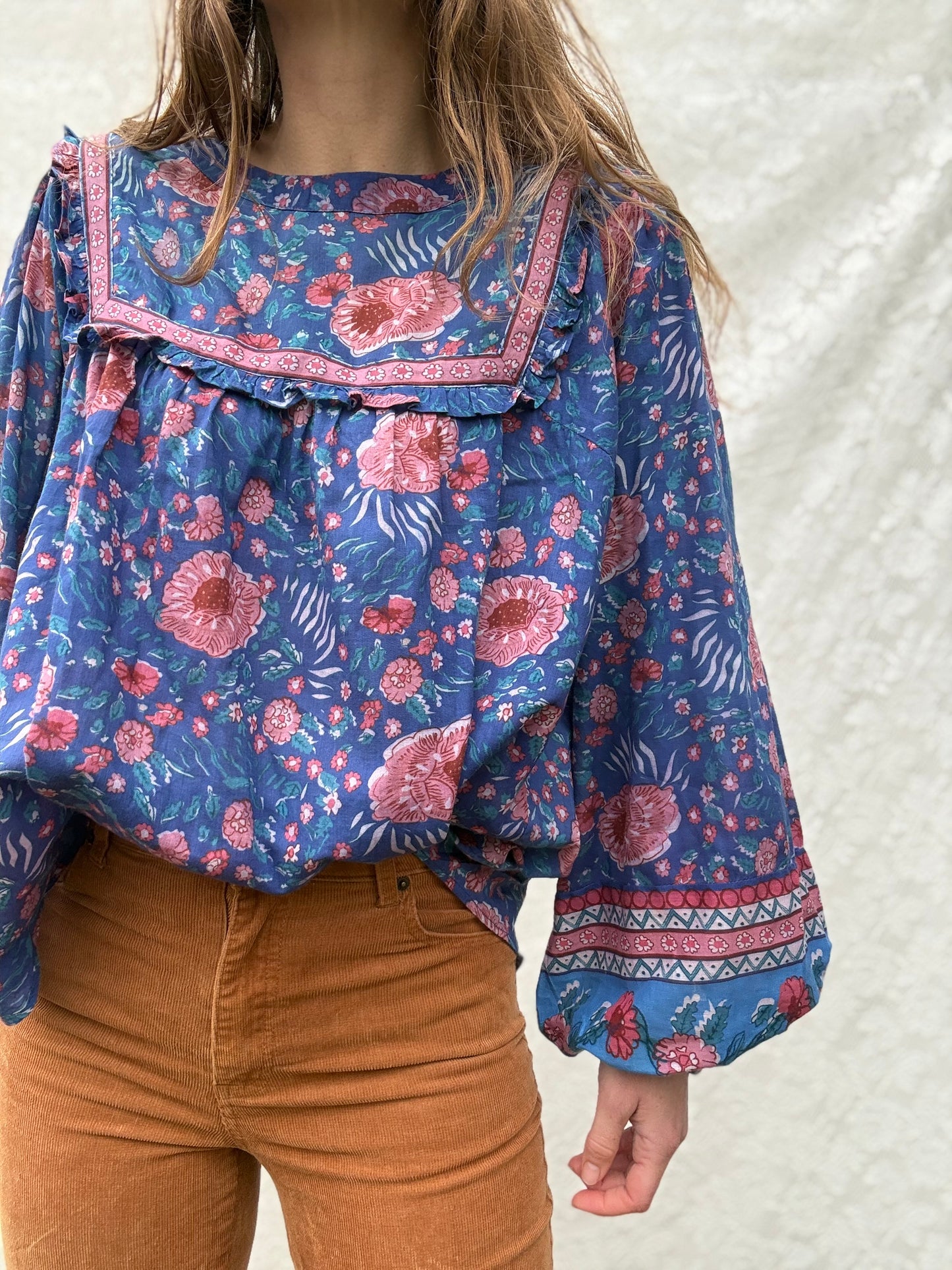 PRELOVED DALI BLOUSE BLUE FLORAL SMALL