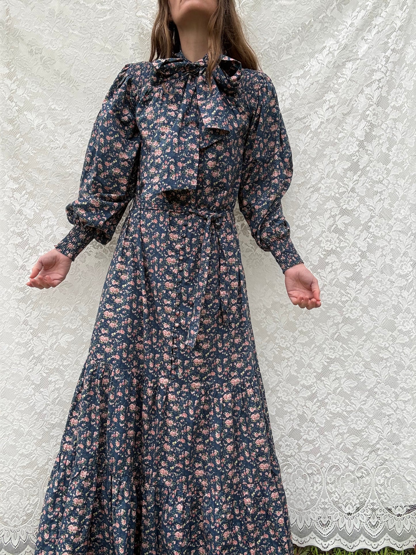 PRELOVED 100% RECYCLED COTTON - FLEUR MAXI DRESS PUSSY BOW VINTAGE NAVY FLORAL XS