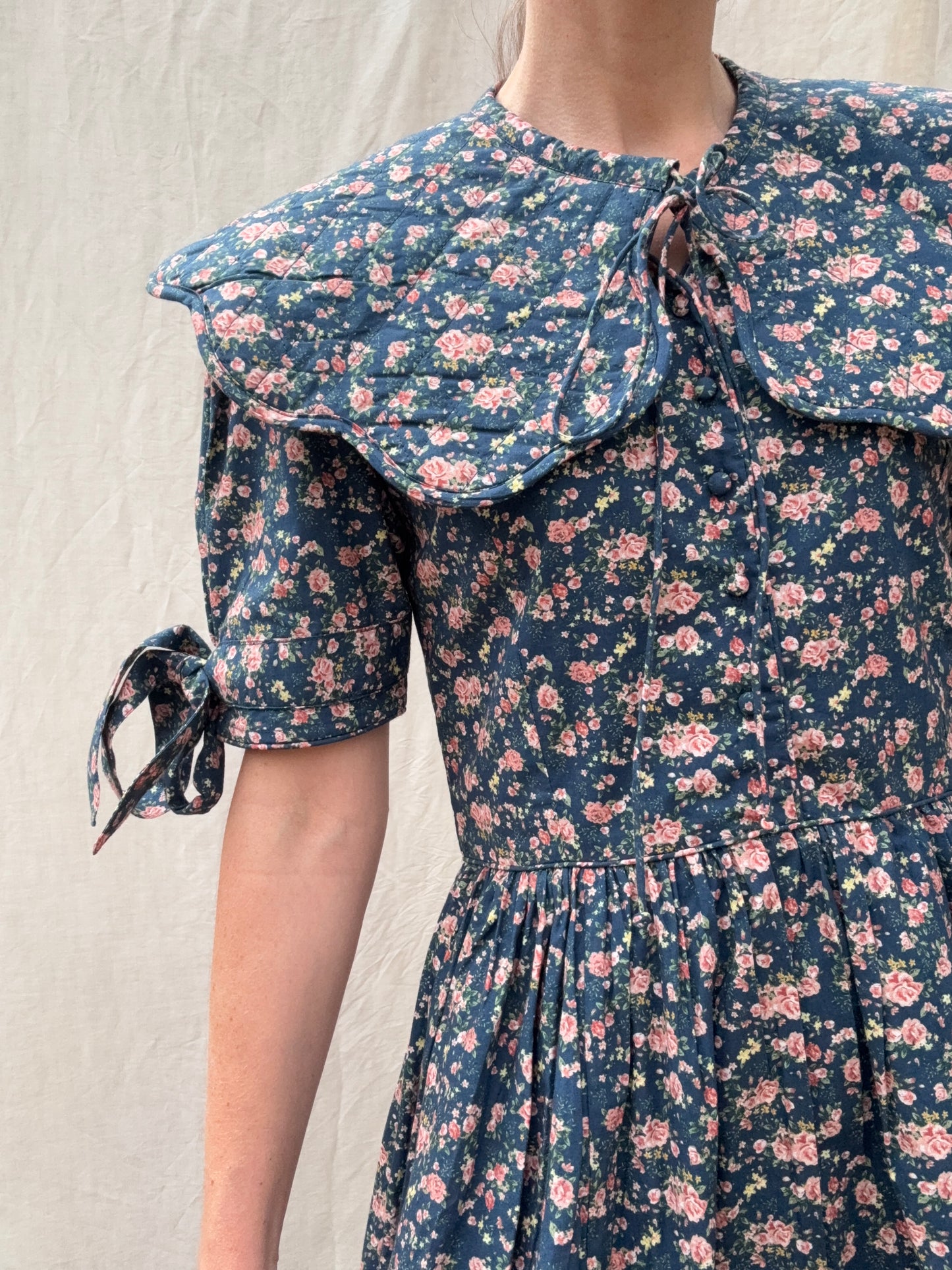 100% RECYCLED COTTON - SOPHIE DRESS NAVY FLORAL