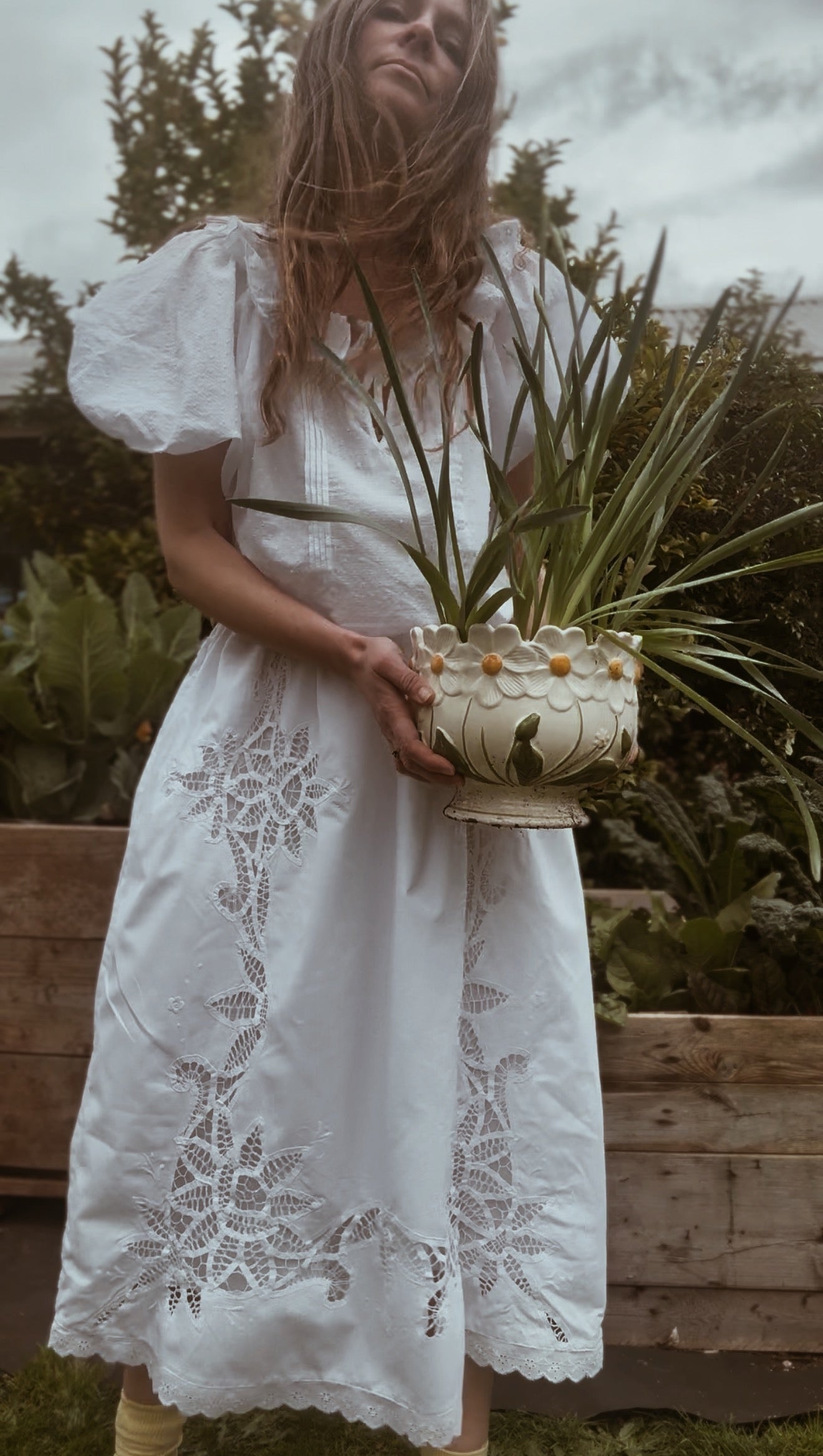 ONE OF A KIND SMOCK FRILL BLOUSE WHITE S-M
