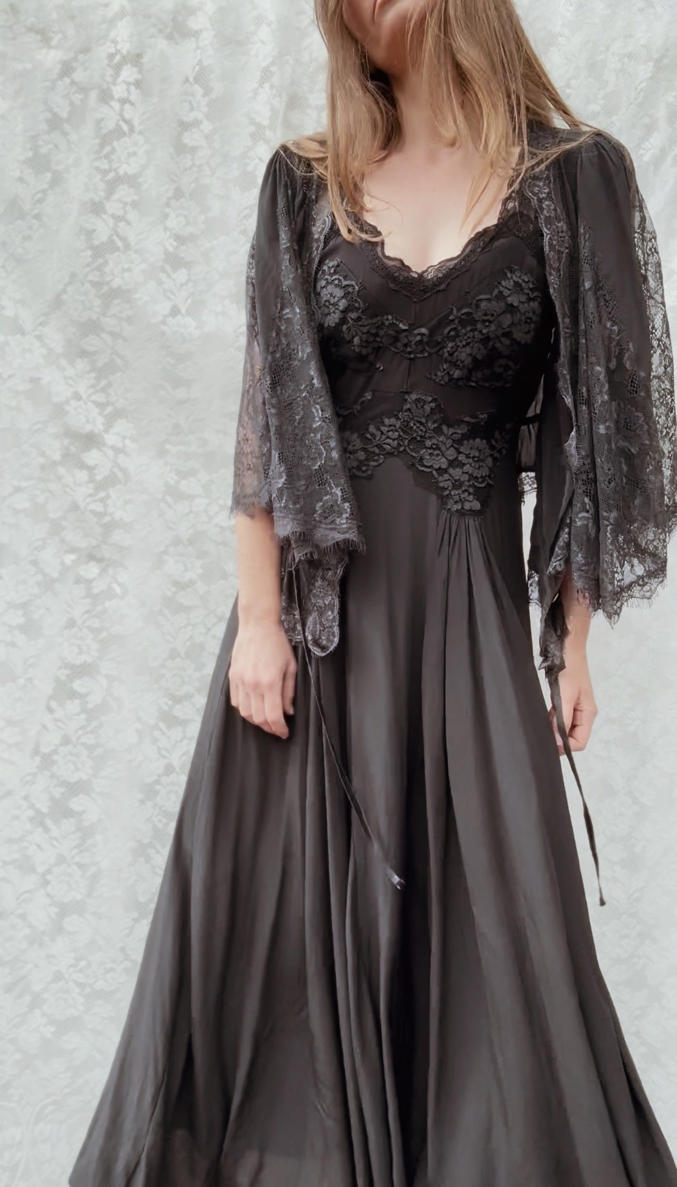 AMORET SILK CAPELET BLOUSE - BLACK