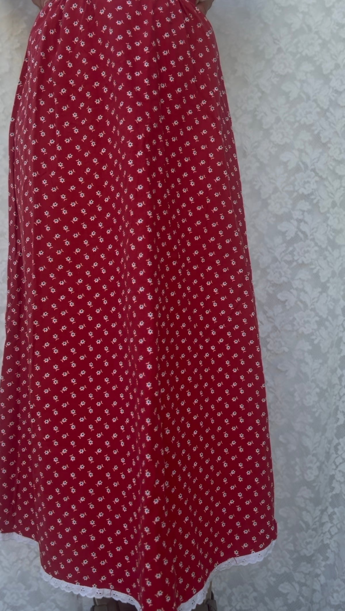 VINTAGE RED FLORAL SKIRT SIZE XXS/6
