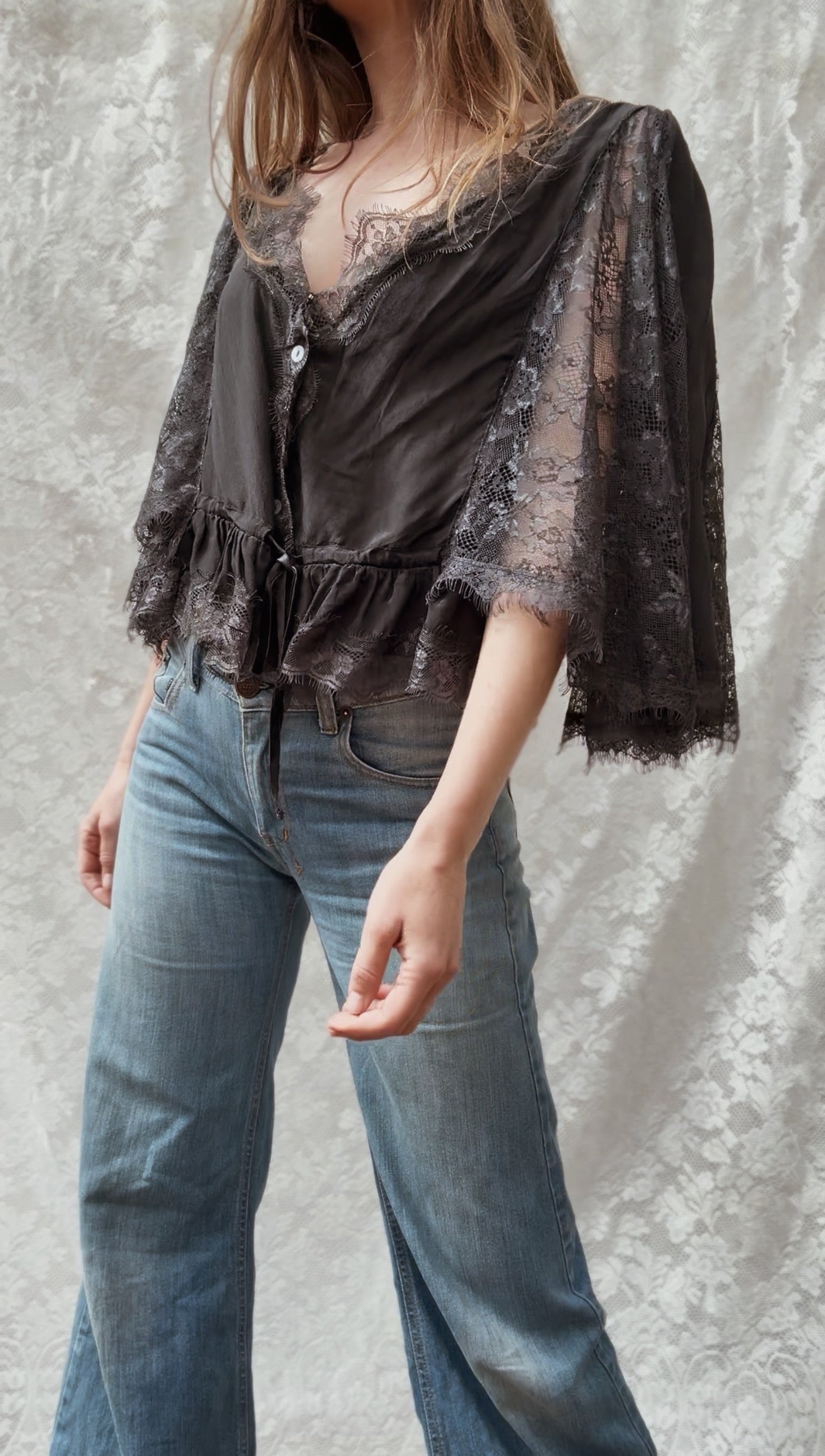AMORET SILK CAPELET BLOUSE - BLACK