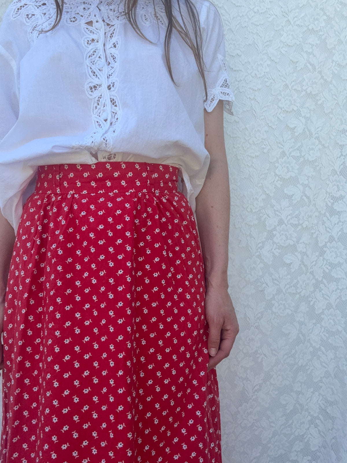 VINTAGE RED FLORAL SKIRT SIZE XXS/6