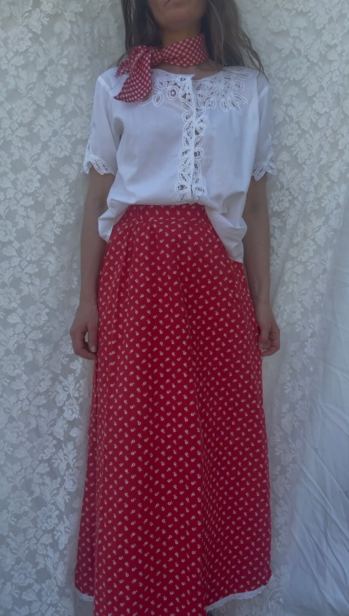 VINTAGE RED FLORAL SKIRT SIZE XXS/6