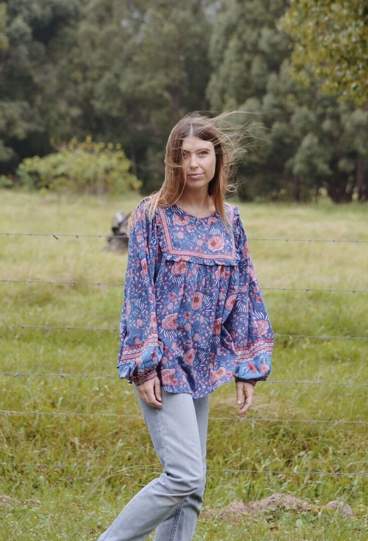 PRELOVED DALI BLOUSE BLUE FLORAL SMALL
